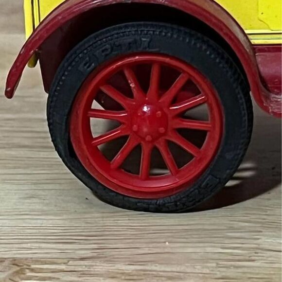 ERTL (VINTAGE) DIECAST MODEL/MONEY BANK  * 1913 COLLE LE PAGE - MODEL T FORD - Picture 7 of 10